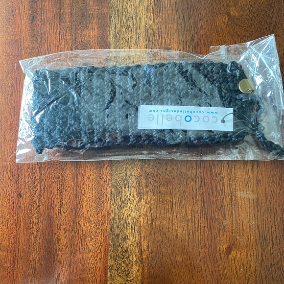 NWT Anthropologie Cocobelle Papua Shell Beaded Woven Bracelet Woman’s Black - Picture 7 of 9